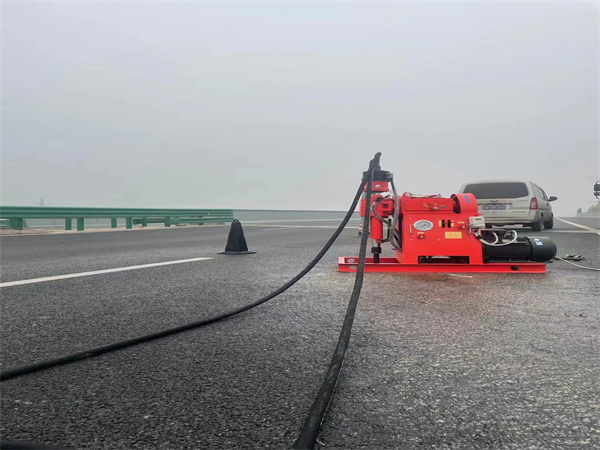 横栏镇马路路基路面开裂下沉注浆加固灌浆