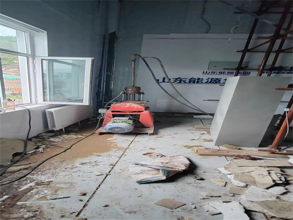 横栏镇地基基础下沉墙体裂缝加固注浆顶升施工